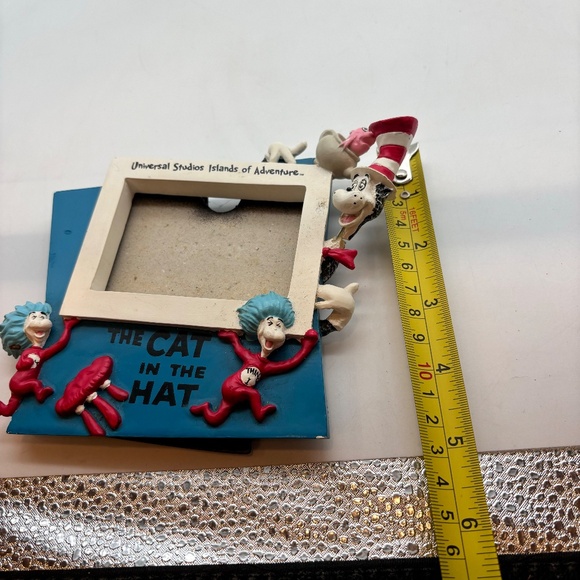 Universal Dr. Seuss Cat in the Hat Islands of Adventure Freestanding Photo Frame - Picture 16 of 16